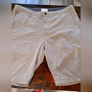 7 Diamonds Shorts Mens 33 Gray Performance Shorts Stretch Golf Hiking